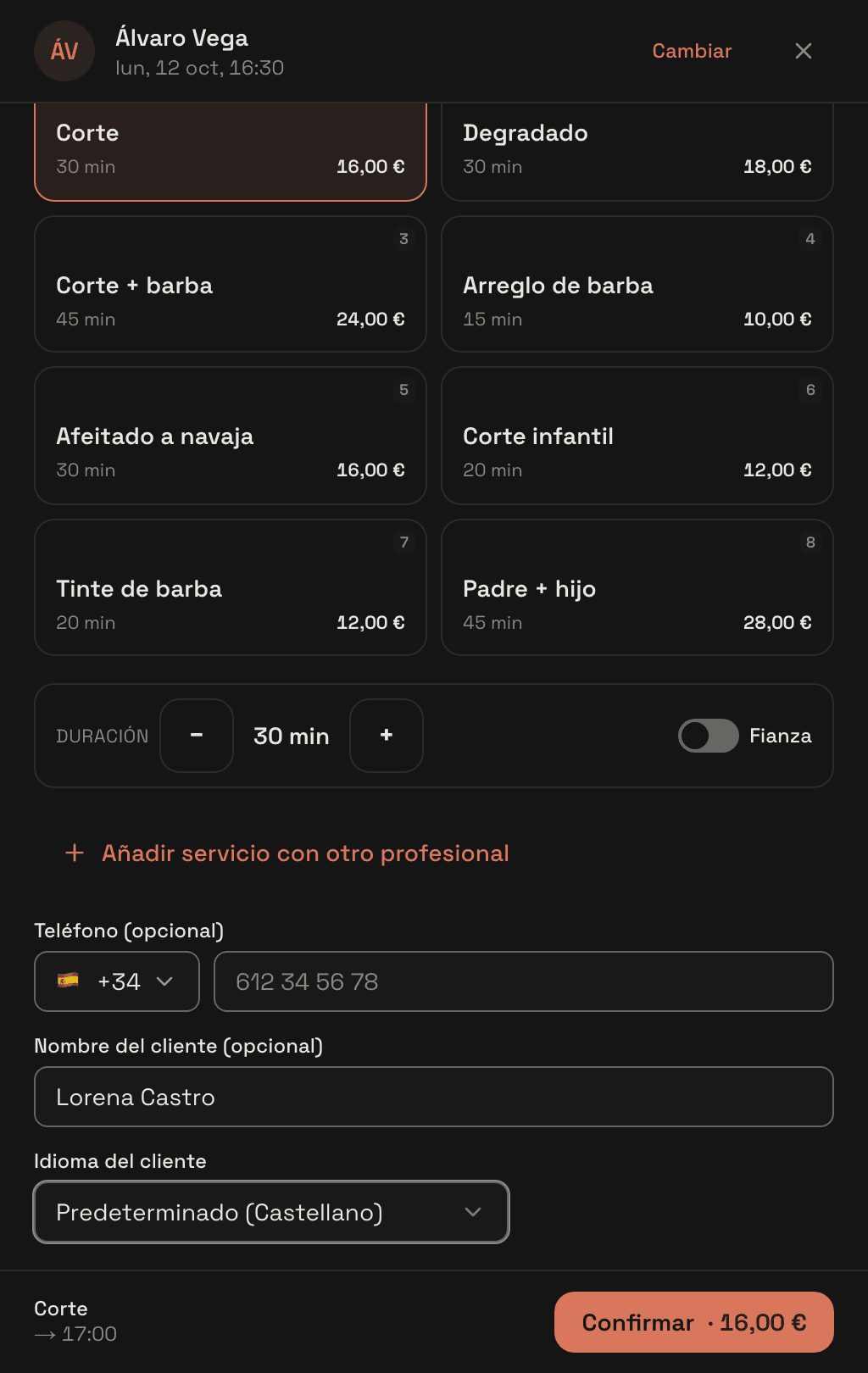 La hoja «Nueva entrada» desde la cuenta de un barbero: el cliente, el servicio y la hora, ya en su propia columna.