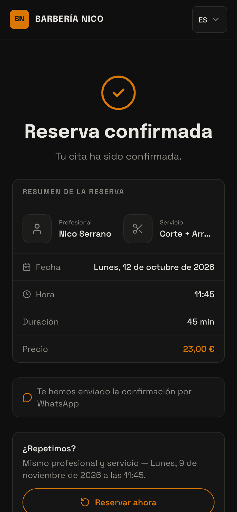 Lo que ve el cliente al terminar de reservar: la cita con la hora, el servicio y el precio, y el aviso de que le llega un WhatsApp.